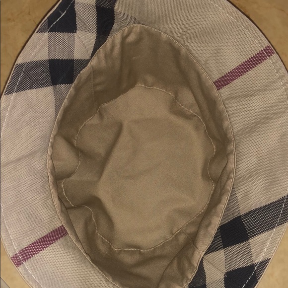 Burberry hat - Picture 2 of 4